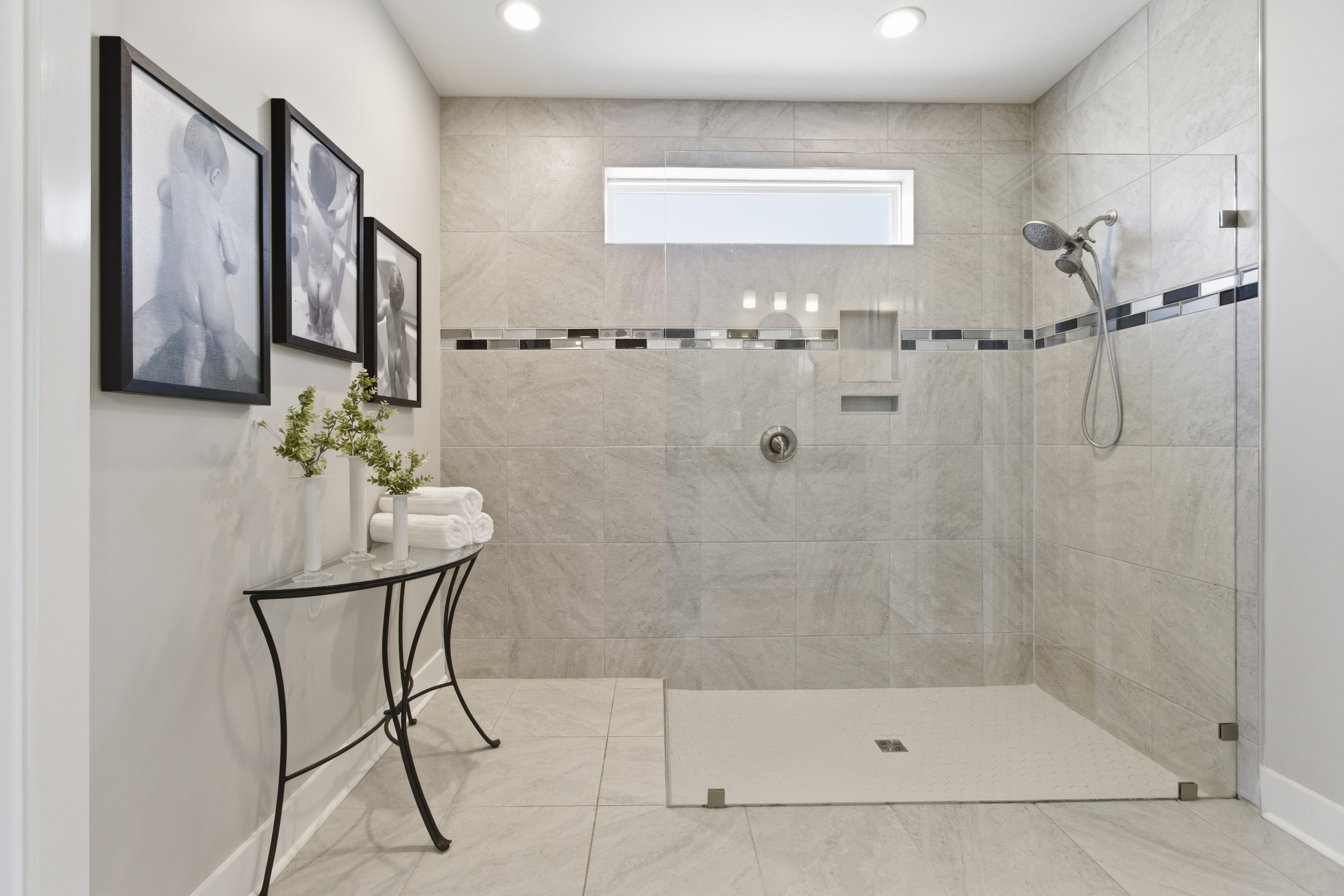  Spacious Corner-Lot Retreat With Flexible Living - 物件實景