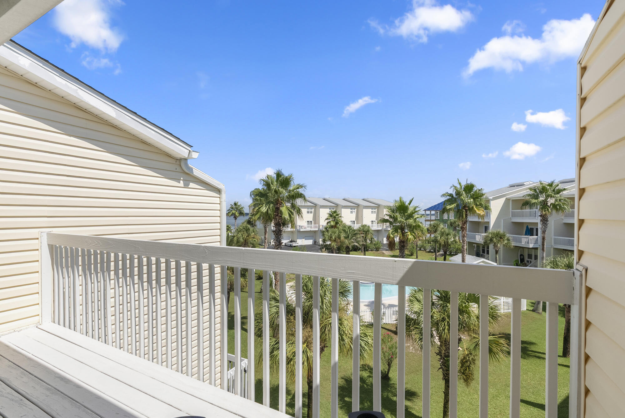 Navarre, Florida, 32566, United States, 3 Bedrooms Bedrooms, ,5 BathroomsBathrooms,Residential,For Sale,1956156
