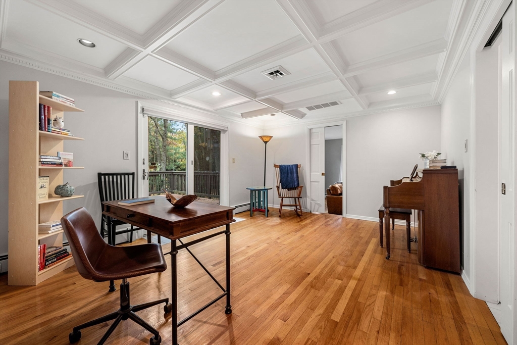 Andover, Massachusetts, 01810, United States, 4 Bedrooms Bedrooms, ,3 BathroomsBathrooms,Residential,For Sale,1987628