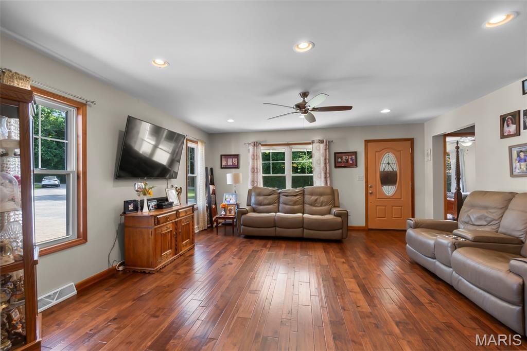 Scott City, Missouri, 63780, United States, ,Residential,For Sale,1976457