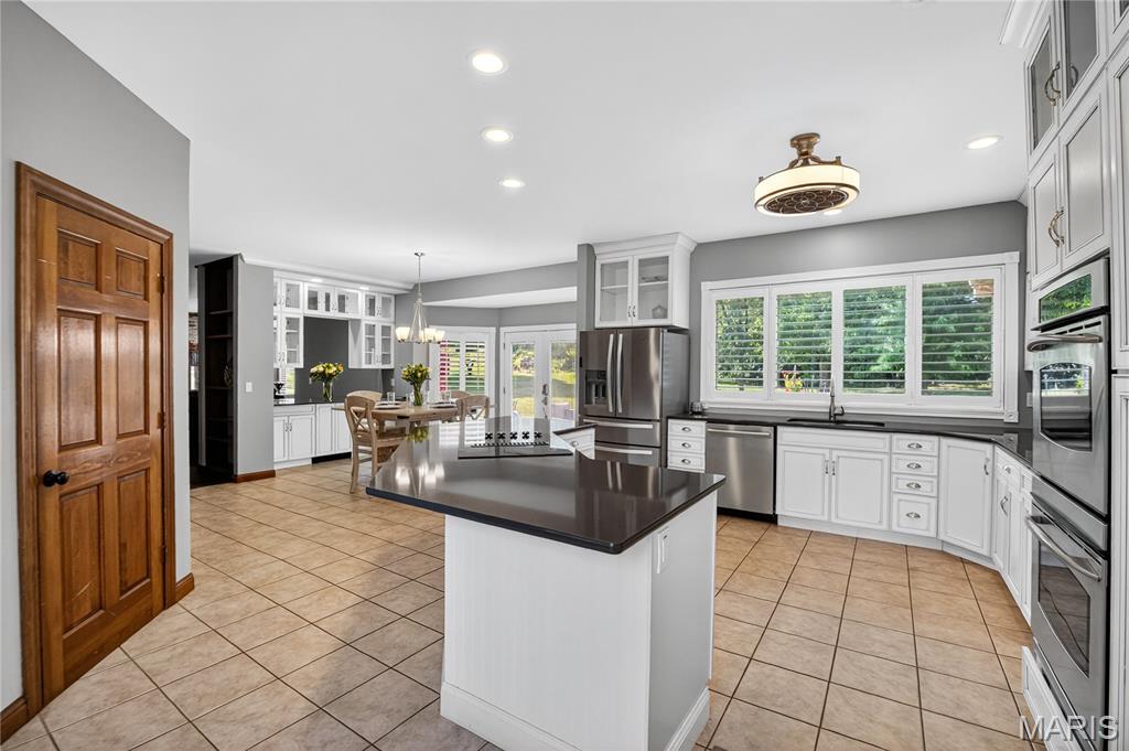 St Charles, Missouri, 63301, United States, 4 Bedrooms Bedrooms, ,4 BathroomsBathrooms,Residential,For Sale,1902113