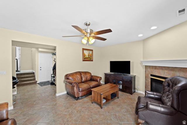 West Jordan, Utah, 84088, United States, 4 Bedrooms Bedrooms, ,3 BathroomsBathrooms,Residential,For Sale,2048230