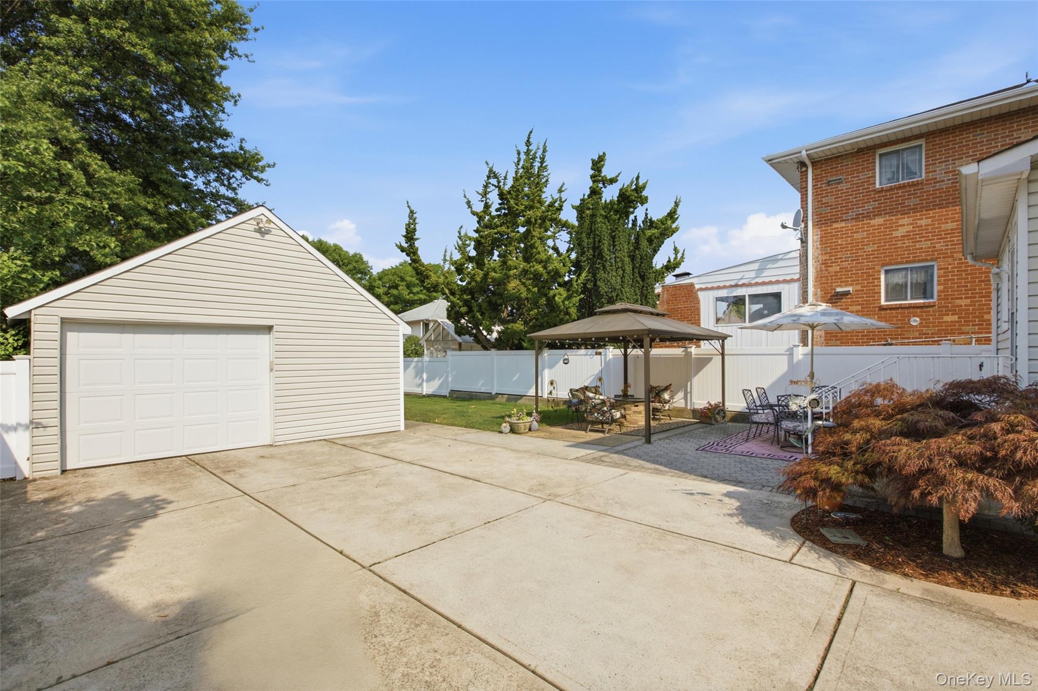  194 Willis Avenue, Floral Park, NY, 11001 - 物件實景