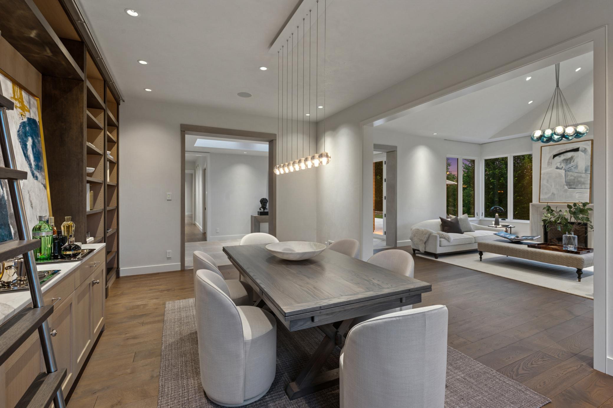 Minneapolis, Minnesota, 55405, United States, 5 Bedrooms Bedrooms, ,1 BathroomBathrooms,Residential,For Sale,1897759