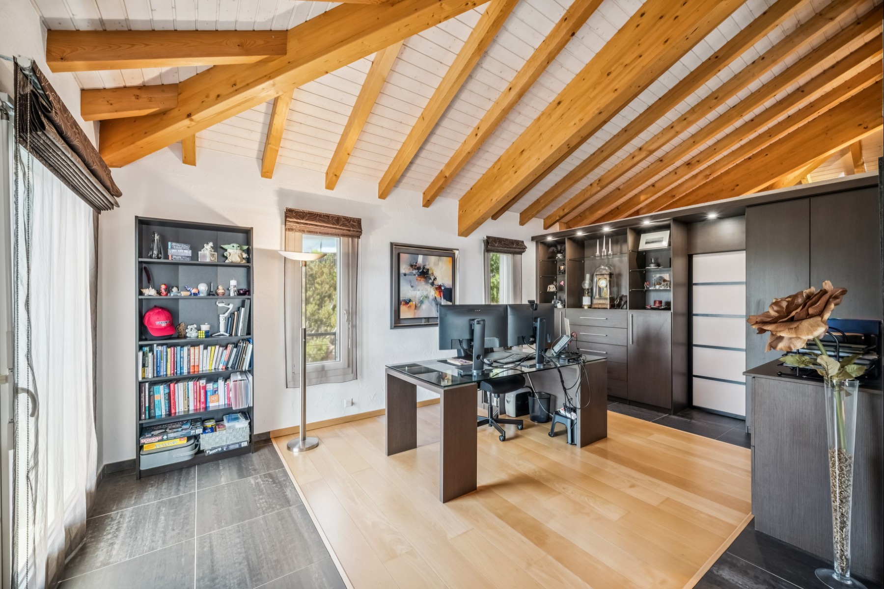  Contemporary architect-designed villa with spectacular spaces, at the foot of Le - 物件實景