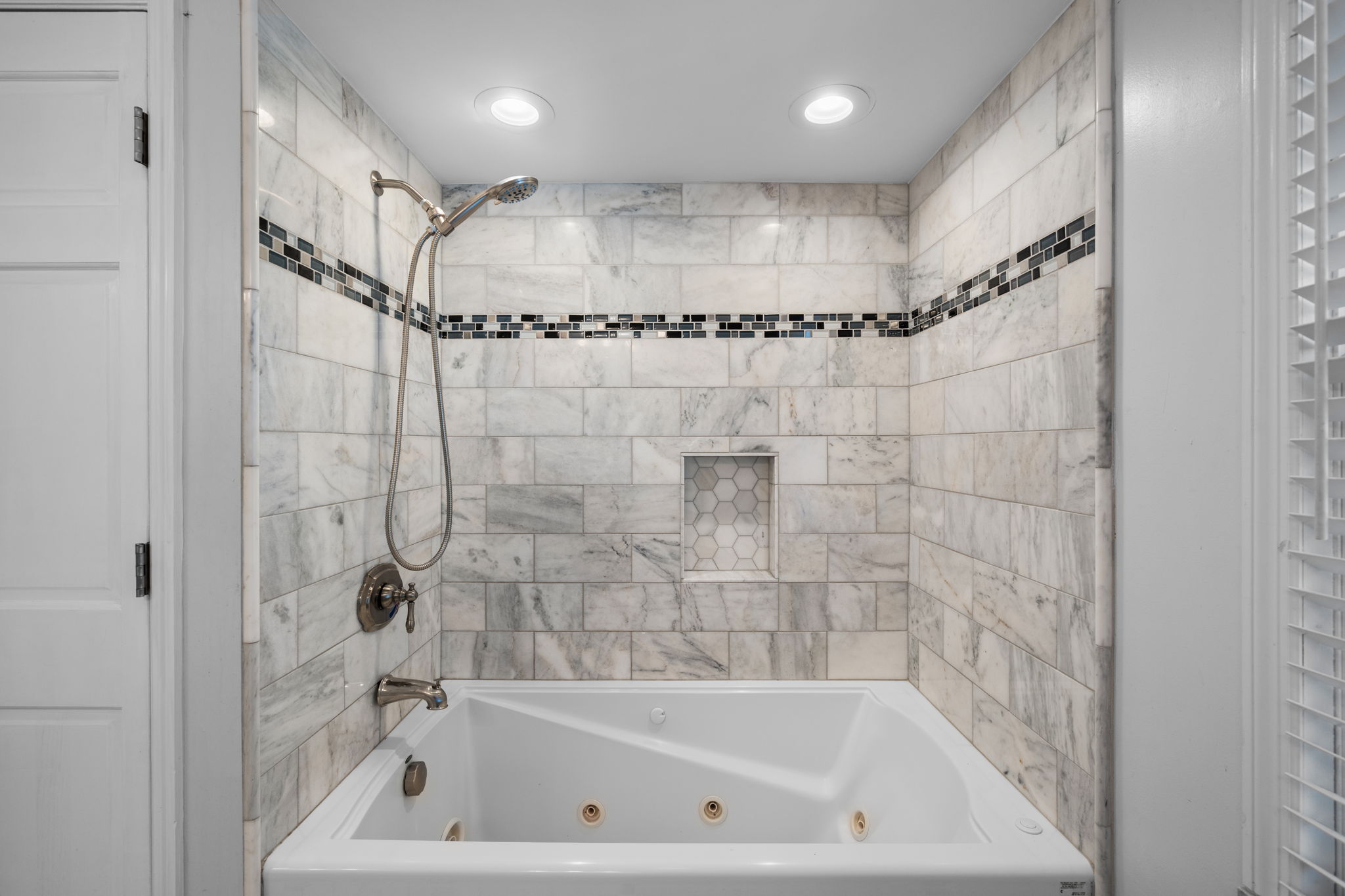  Nestled in the highly sought-after Des Peres area - 物件實景