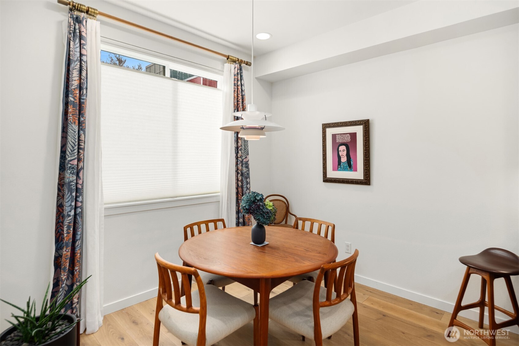 Seattle, Washington, 98122, United States, 2 Bedrooms Bedrooms, ,1 BathroomBathrooms,Residential,For Sale,1896236
