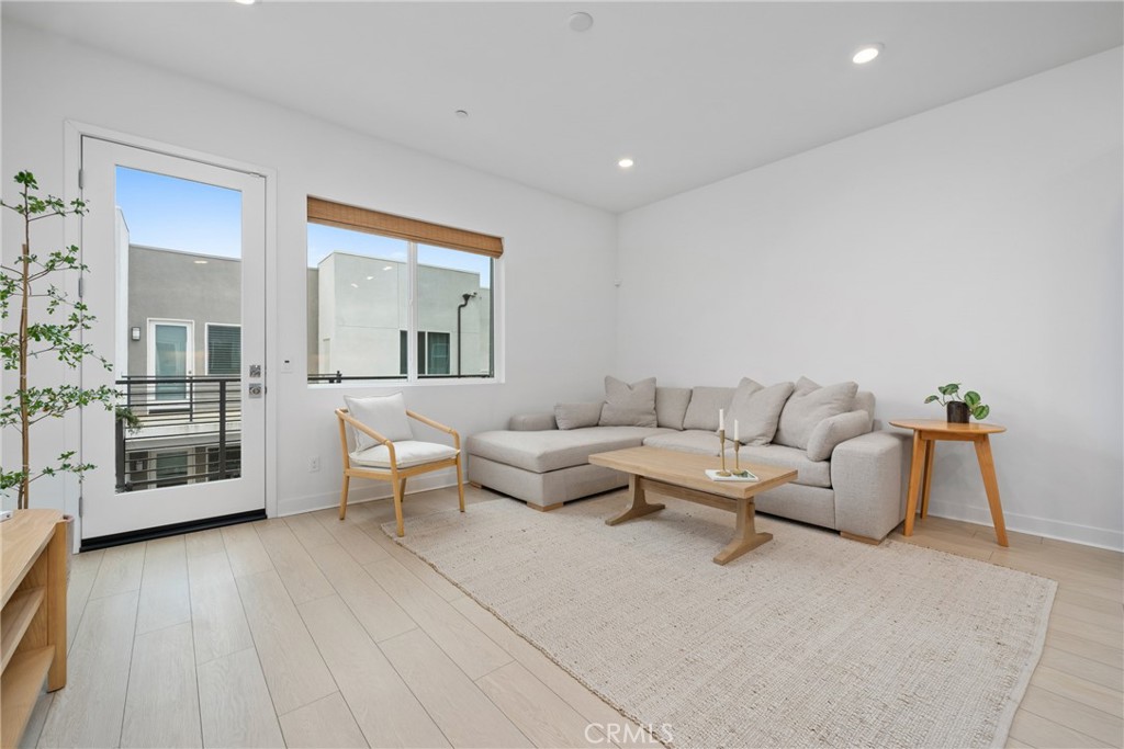 Irvine, California, 92618, United States, 1 Bedroom Bedrooms, ,1 BathroomBathrooms,Residential,For Sale,1707391