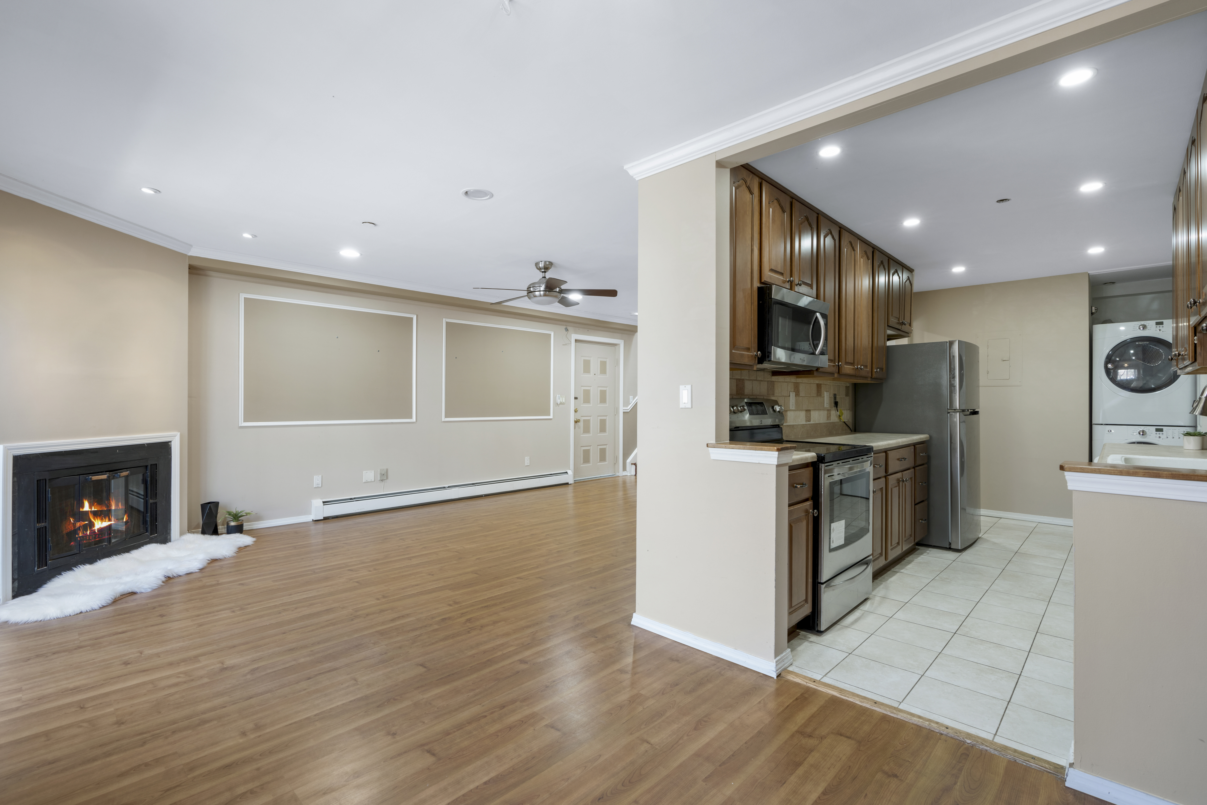  Two-Level Townhouse in White Plains - 物件實景