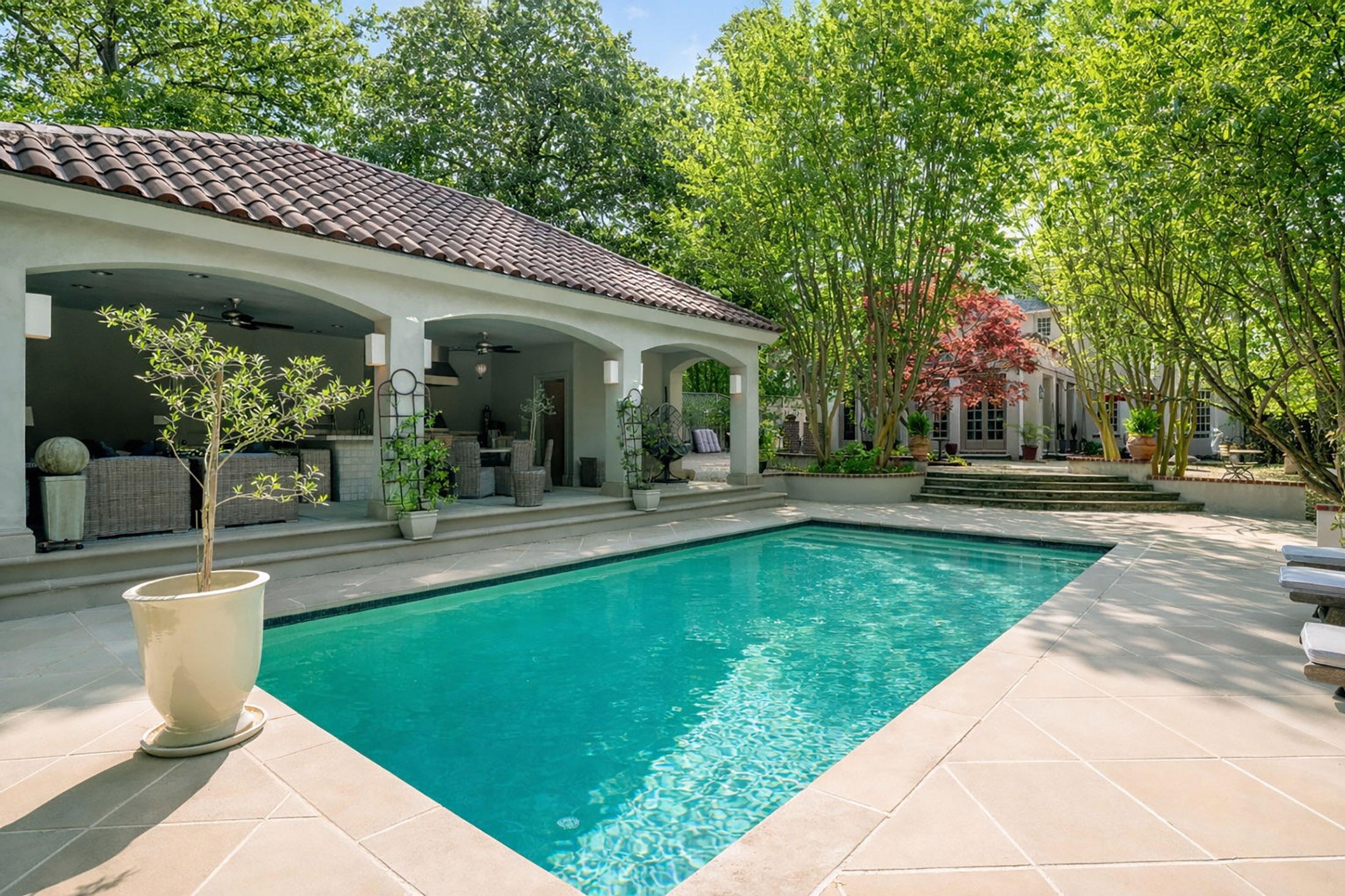  Timeless Ardmore Park Home Blends Classic Charm with Custom Renovations - 物件實景