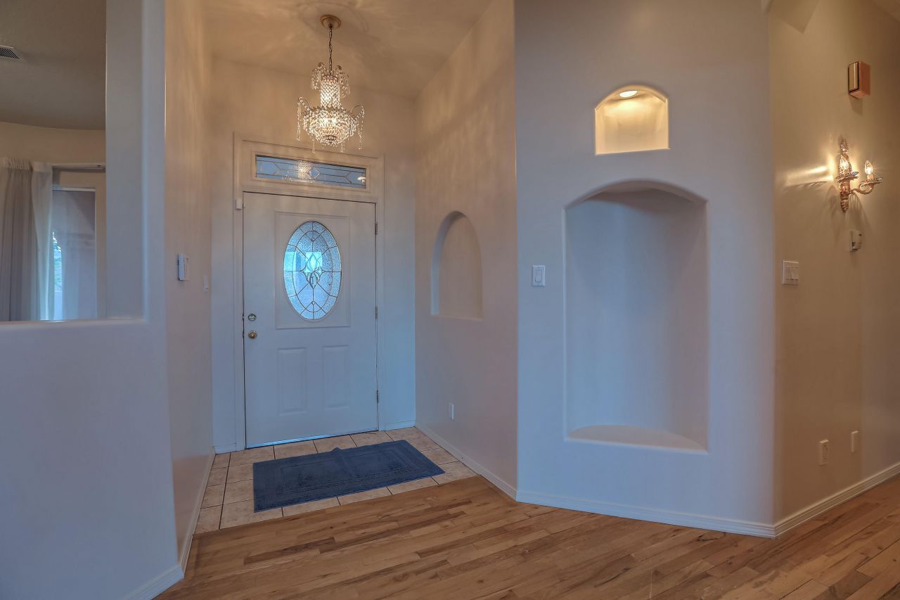 Albuquerque, New Mexico, 87105, United States, 3 Bedrooms Bedrooms, ,4 BathroomsBathrooms,Residential,For Sale,1947085