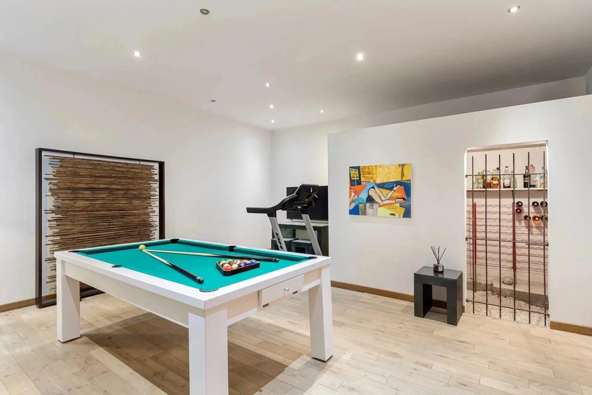 Vence, Provence-Alpes-Côte d’Azur, 06140, FR, 3 Bedrooms Bedrooms, ,6 BathroomsBathrooms,Residential,For Sale,1995667