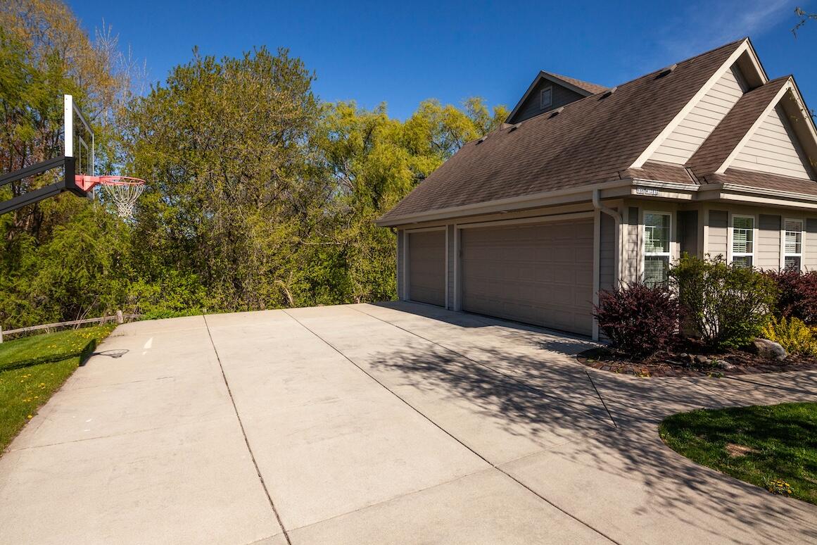 Menomonee Falls, Wisconsin, 53051, United States, 5 Bedrooms Bedrooms, ,4 BathroomsBathrooms,Residential,For Sale,1804805