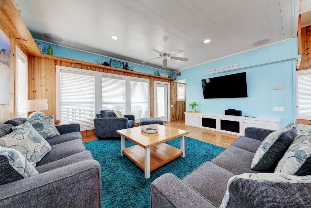 Port Aransas, Texas, 78373, United States, 4 Bedrooms Bedrooms, ,4 BathroomsBathrooms,Residential,For Sale,1837341
