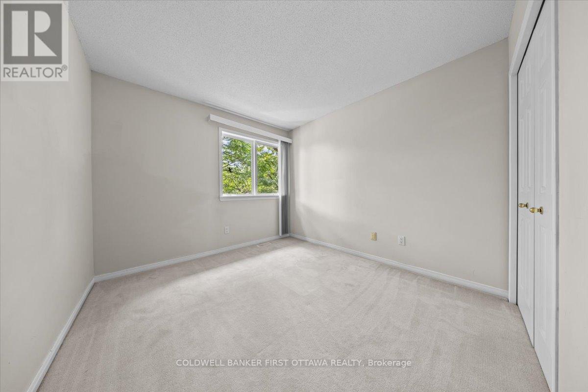 OTTAWA, Ontario, K1J 1J2, CA, 3 Bedrooms Bedrooms, ,1 BathroomBathrooms,Residential,For Sale,1903648