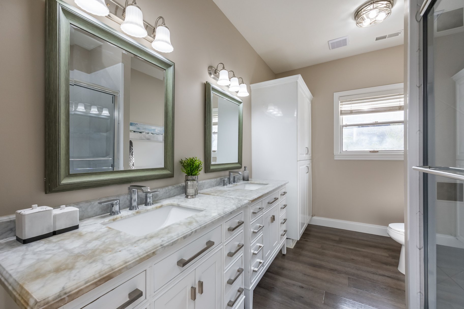  Updated Sandy Home With One of a Kind Location With Unobstructed Mountain Views - 物件實景