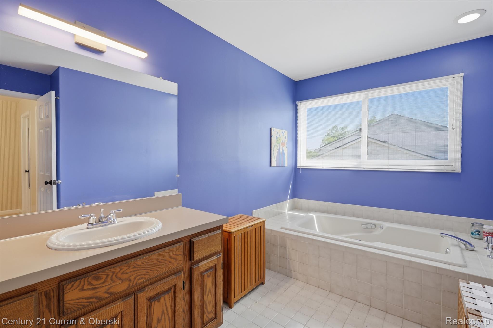 Farmington Hills, Michigan, 48331, United States, 4 Bedrooms Bedrooms, ,4 BathroomsBathrooms,Residential,For Sale,2048985