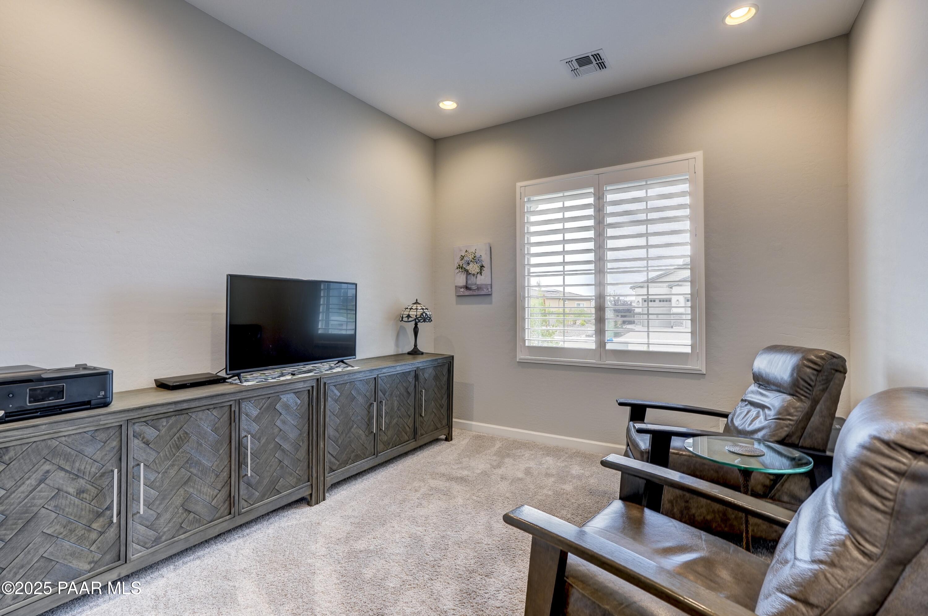 Prescott, Arizona, 86301, United States, 3 Bedrooms Bedrooms, ,3 BathroomsBathrooms,Residential,For Sale,1960524