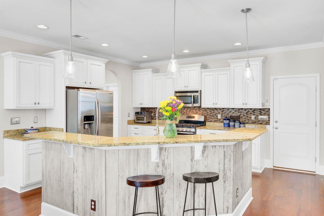 North Charleston, South Carolina, 29420, United States, 5 Bedrooms Bedrooms, ,4 BathroomsBathrooms,Residential,For Sale,1942207