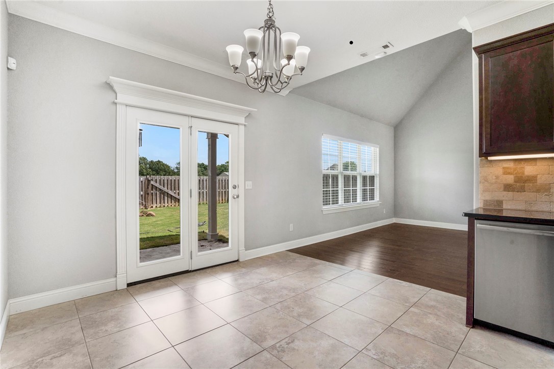Springdale, Arkansas, 72762, United States, 4 Bedrooms Bedrooms, ,3 BathroomsBathrooms,Residential,For Sale,1877049
