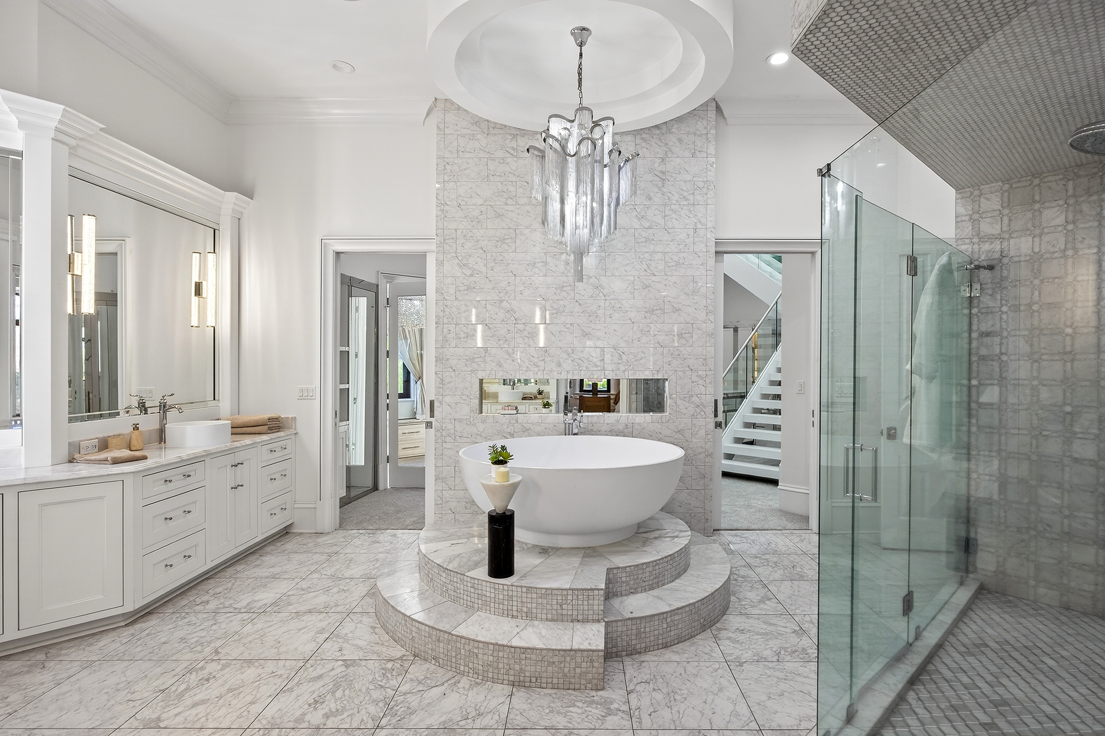  Exceptional Gated Estate with Resort-caliber Grounds - 物件實景
