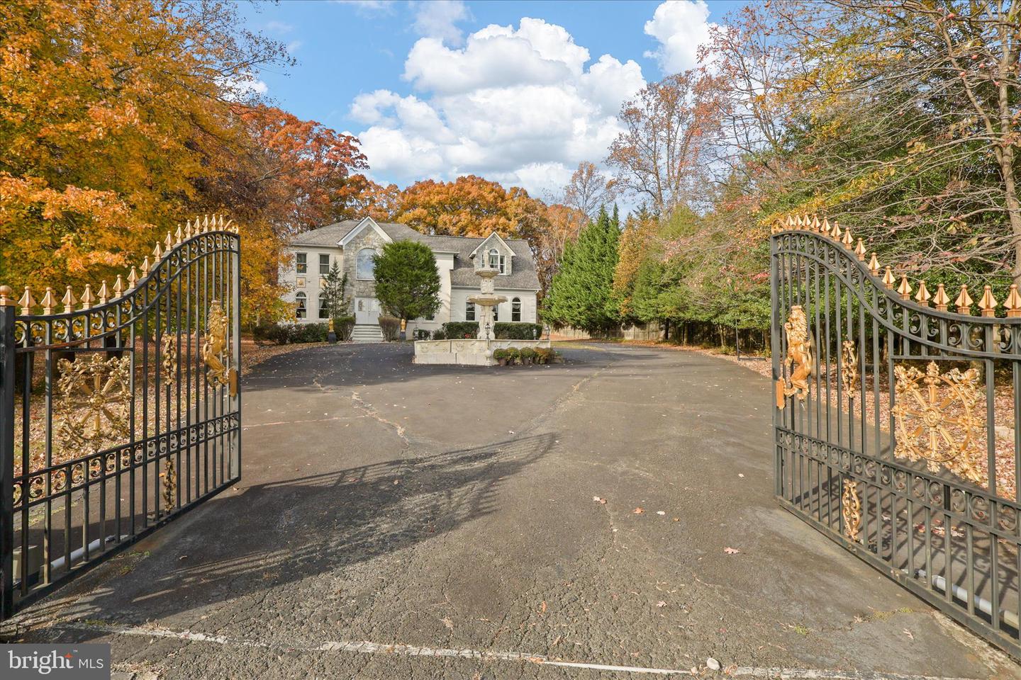 Reston, Virginia, 20190, United States, 6 Bedrooms Bedrooms, ,6 BathroomsBathrooms,Residential,For Sale,1987632