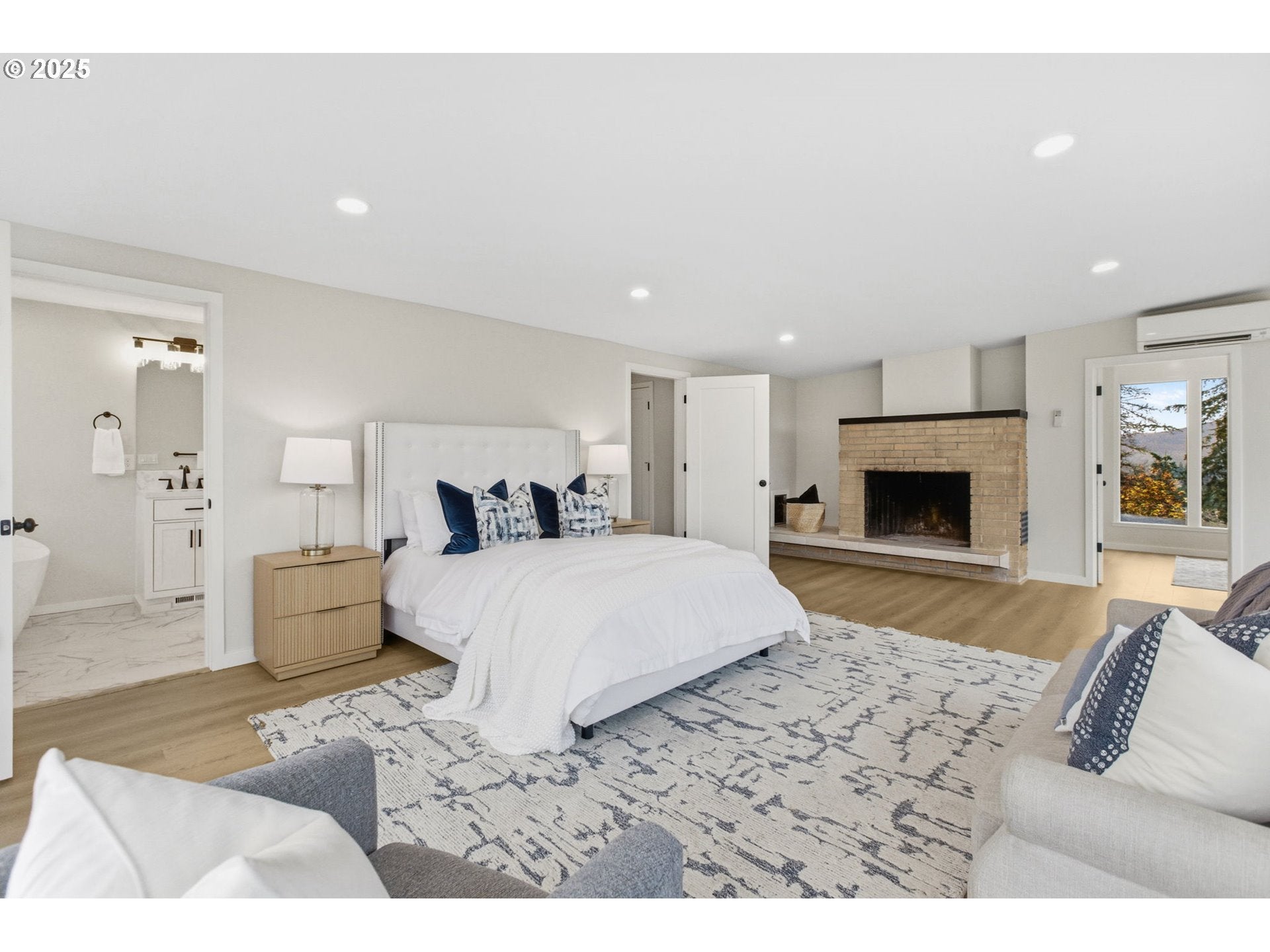 PleasantHill, Oregon, 97455, United States, 5 Bedrooms Bedrooms, ,3 BathroomsBathrooms,Residential,For Sale,1994708