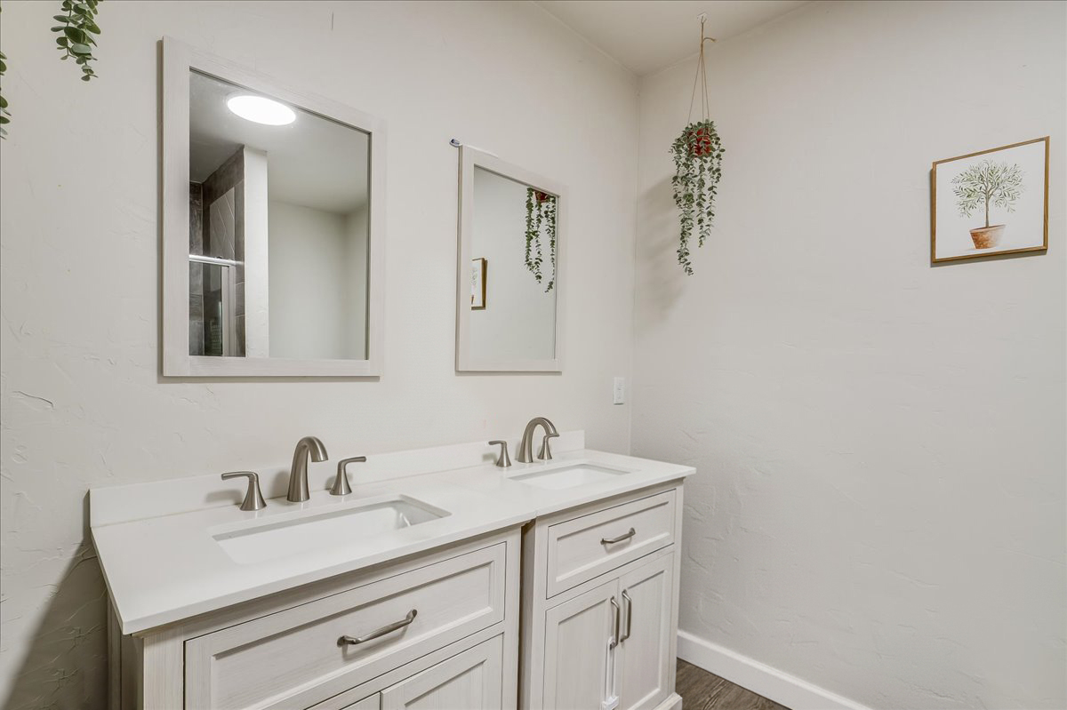 Cheyenne, Wyoming, 82001, United States, 4 Bedrooms Bedrooms, ,4 BathroomsBathrooms,Residential,For Sale,1978140