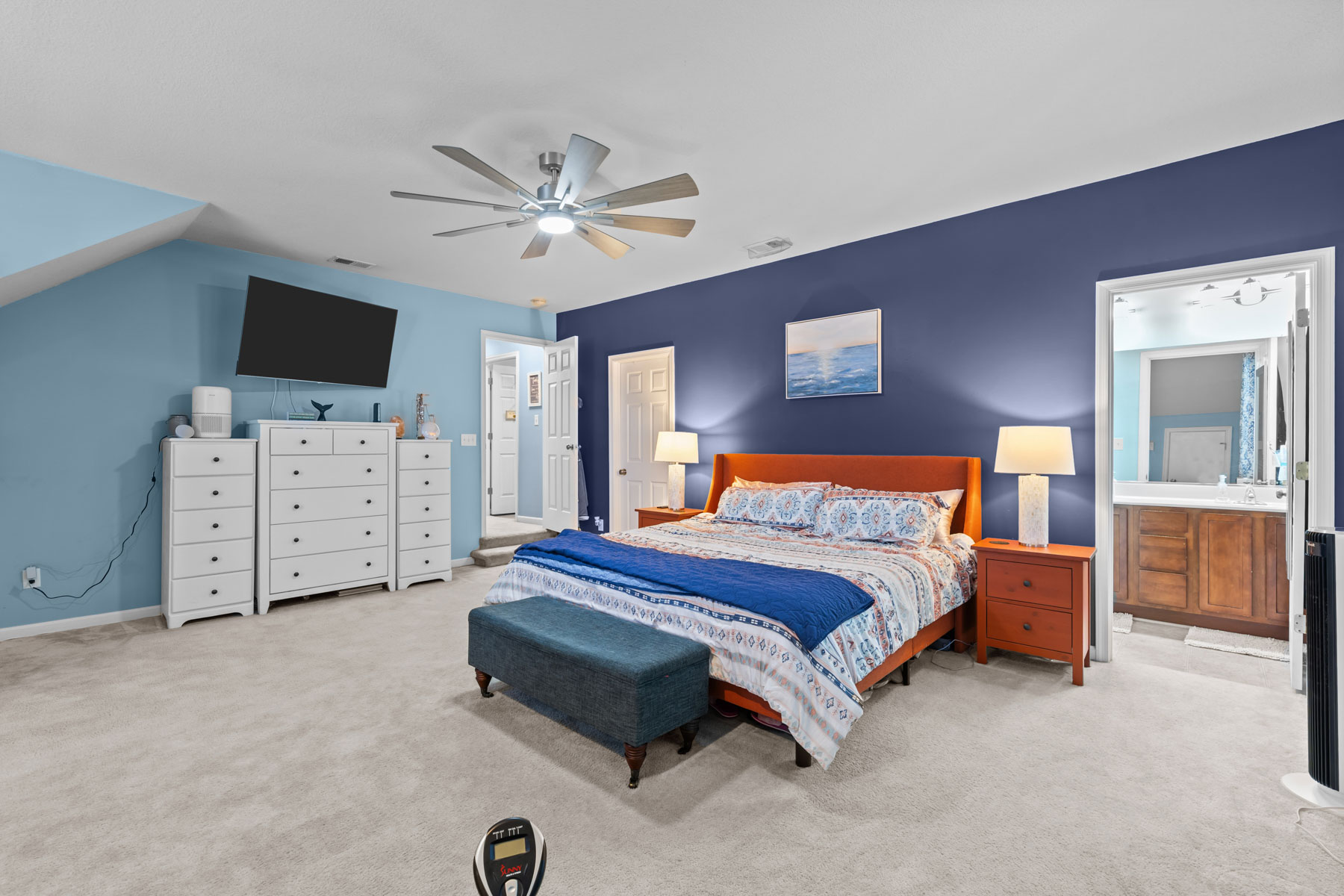  6823 Watch Harbour Circle, Hayes, VA 23072 - 物件實景