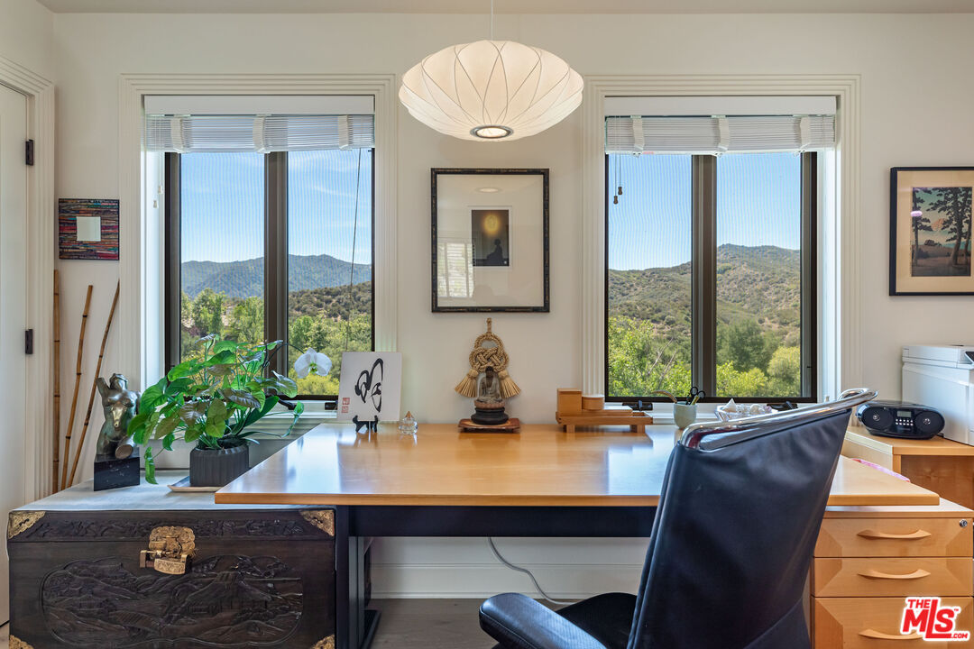 Calabasas, California, 91302, United States, 5 Bedrooms Bedrooms, ,4 BathroomsBathrooms,Residential,For Sale,1926275