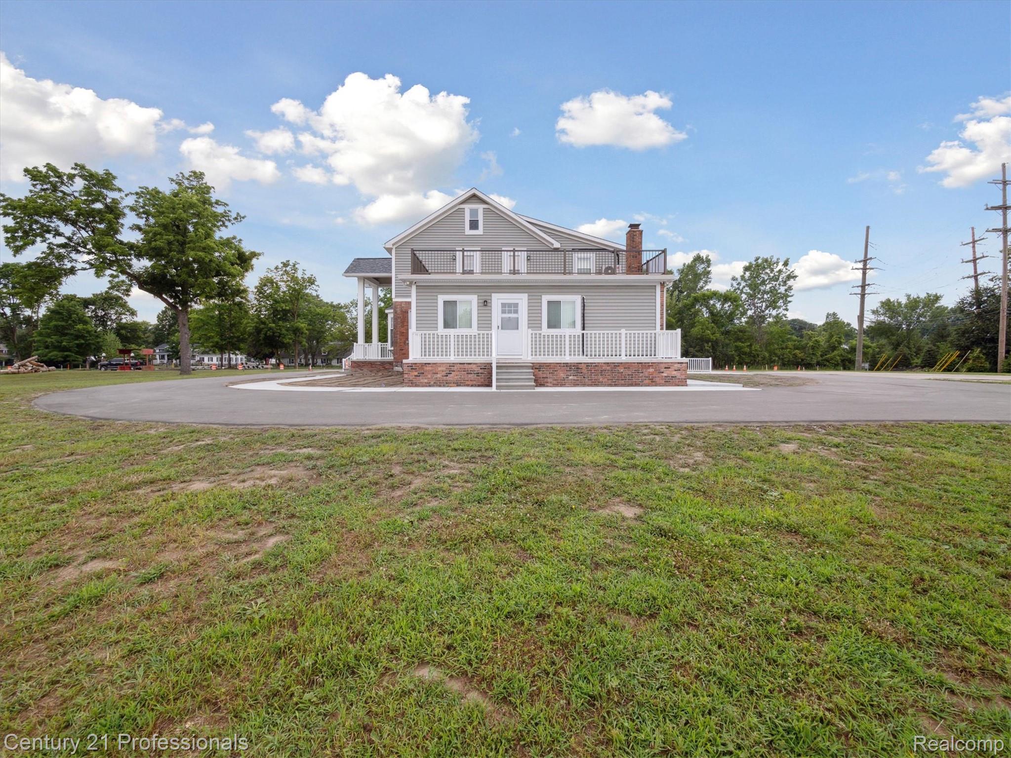 FarmingtonHills, Michigan, 48167, United States, 4 Bedrooms Bedrooms, ,4 BathroomsBathrooms,Residential,For Sale,1895323