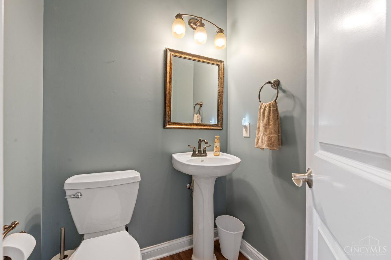 Hamilton Twp, Ohio, 45039, United States, 5 Bedrooms Bedrooms, ,4 BathroomsBathrooms,Residential,For Sale,1989607