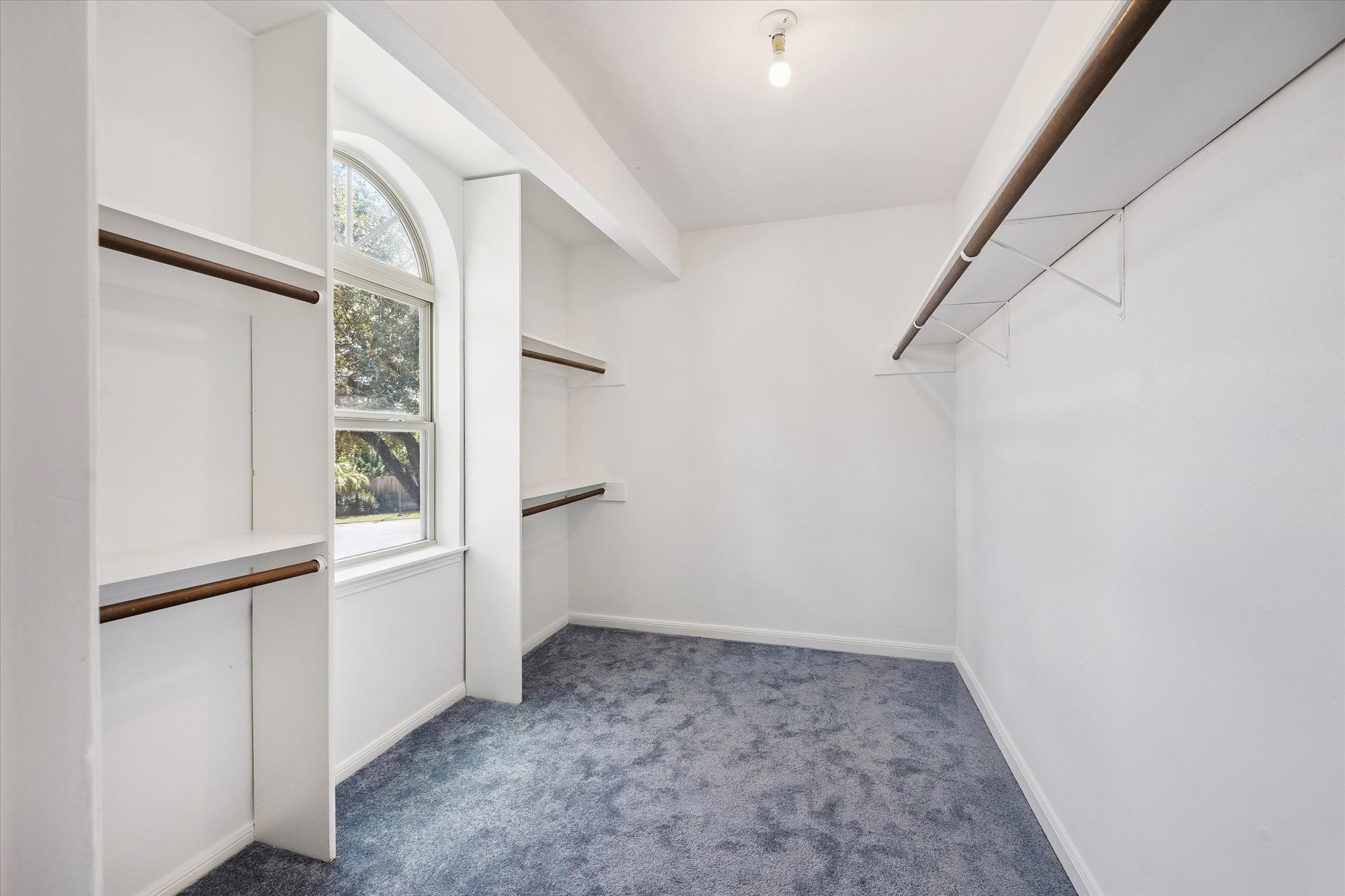  7483 Brompton Street - 物件實景