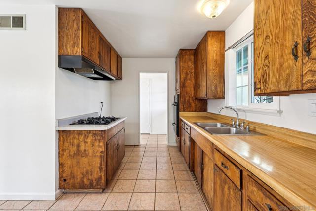 San Diego, California, 92111, United States, 3 Bedrooms Bedrooms, ,2 BathroomsBathrooms,Residential,For Sale,2007846