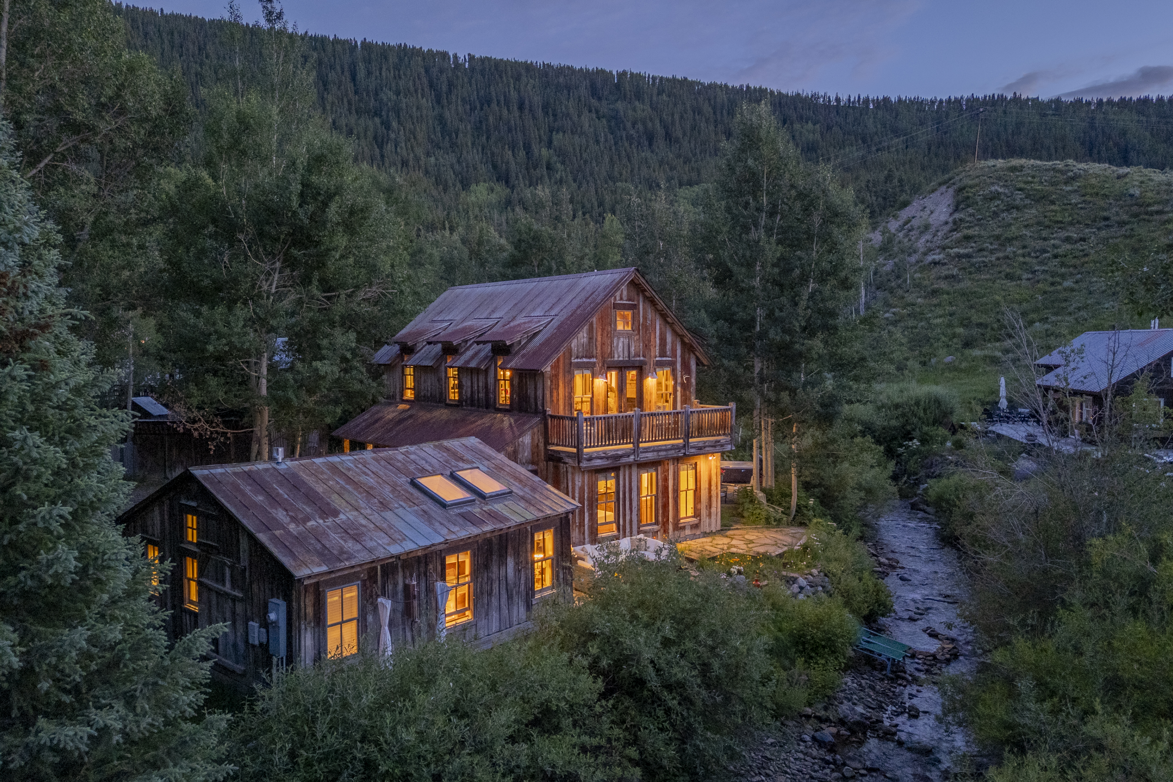  BEAR ALLEY - Unwrap The Fairytale - A Once-In-A-Lifetime Creekside Compound - 物件實景