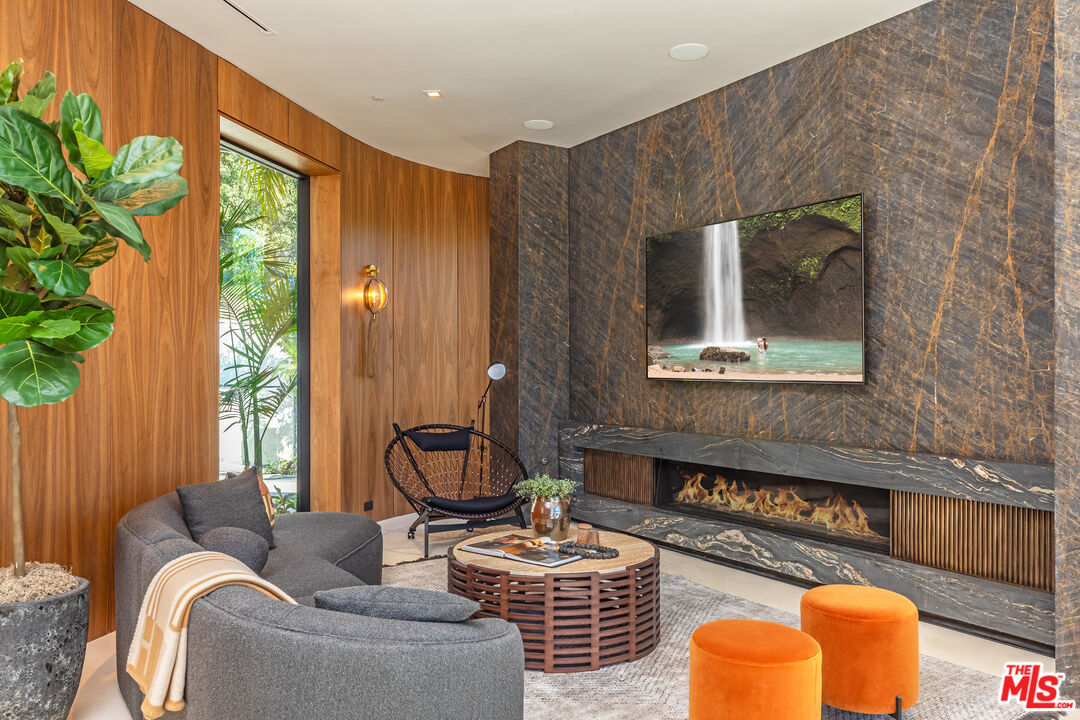 Beverly Hills, California, 90210, United States, 7 Bedrooms Bedrooms, ,11 BathroomsBathrooms,Residential,For Sale,1712391