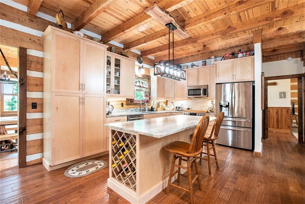 Blue Ridge, Georgia, 30513, United States, 4 Bedrooms Bedrooms, ,3 BathroomsBathrooms,Residential,For Sale,1871942