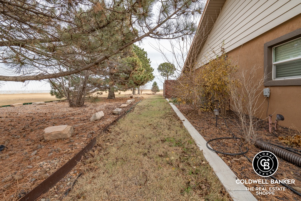 Garden City, Kansas, 67846, United States, 4 Bedrooms Bedrooms, ,Residential,For Sale,2003039