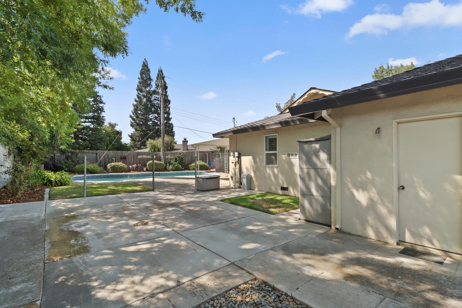 Sacramento, California, 95821, United States, 3 Bedrooms Bedrooms, ,2 BathroomsBathrooms,Residential,For Sale,1941774