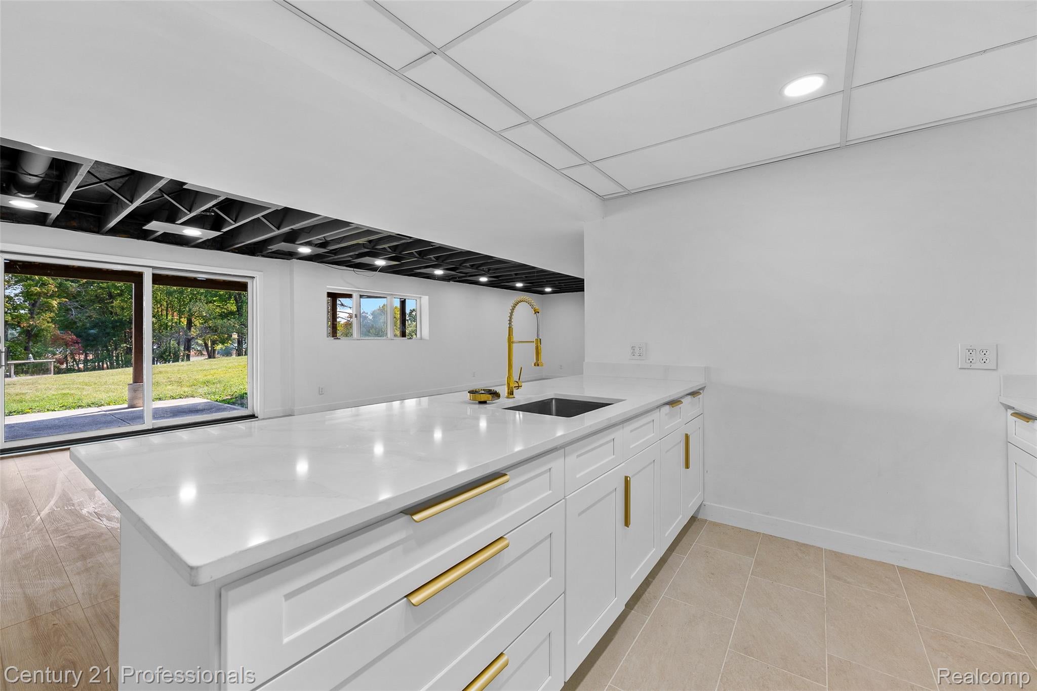 Davisburg, Michigan, 48350, United States, 5 Bedrooms Bedrooms, ,4 BathroomsBathrooms,Residential,For Sale,1982233