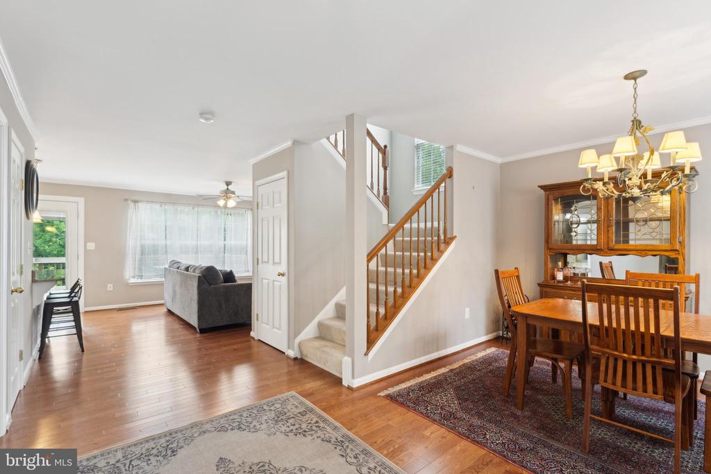 Round Hill, Virginia, 20141, United States, 4 Bedrooms Bedrooms, ,3 BathroomsBathrooms,Residential,For Sale,1944967