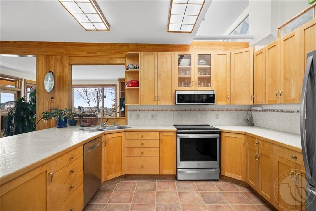 Billings, Montana, 59101, United States, 5 Bedrooms Bedrooms, ,4 BathroomsBathrooms,Residential,For Sale,1810599