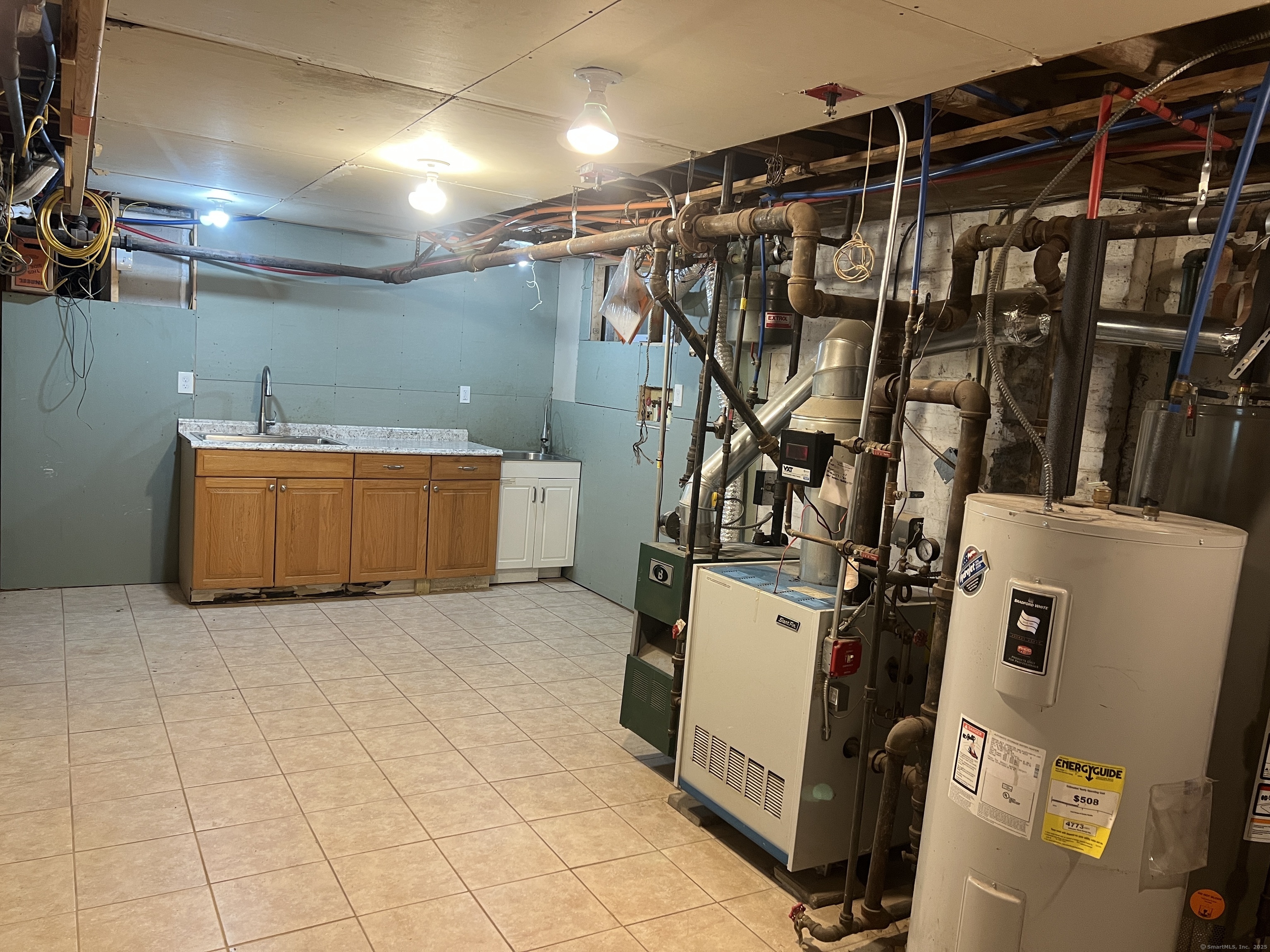 New Haven, Connecticut, 06511, United States, 5 Bedrooms Bedrooms, ,3 BathroomsBathrooms,Residential,For Sale,1826749
