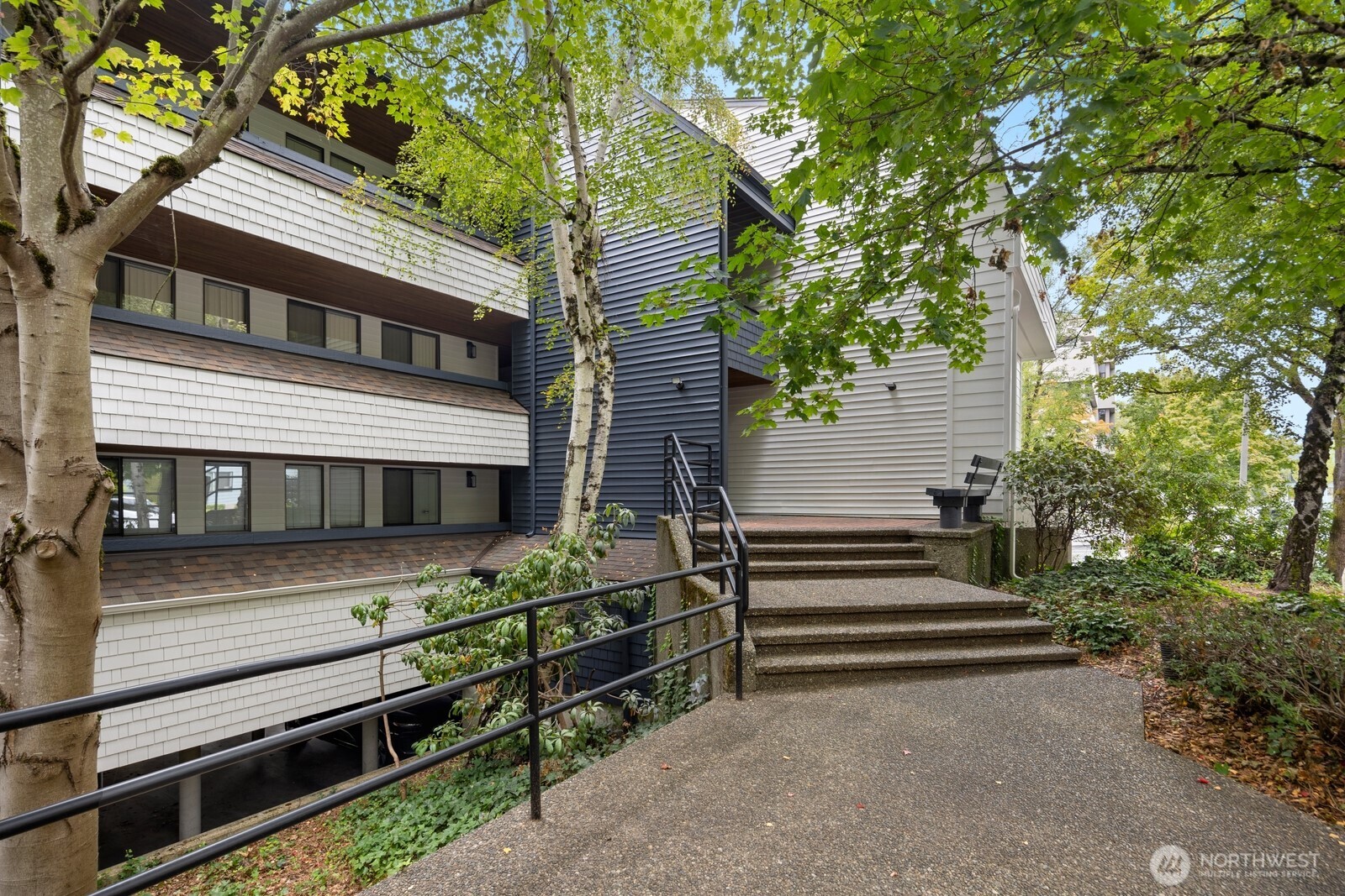 Mercer Island, Washington, 98040, United States, 2 Bedrooms Bedrooms, ,1 BathroomBathrooms,Residential,For Sale,1948638