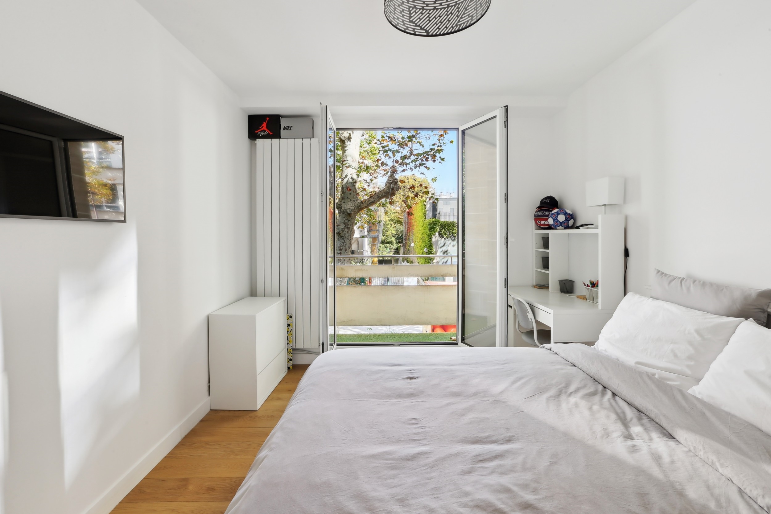  Four-Room Apartment with Balcony – Neuilly-sur-Seine – Pasteur – Inkermann - 物件實景