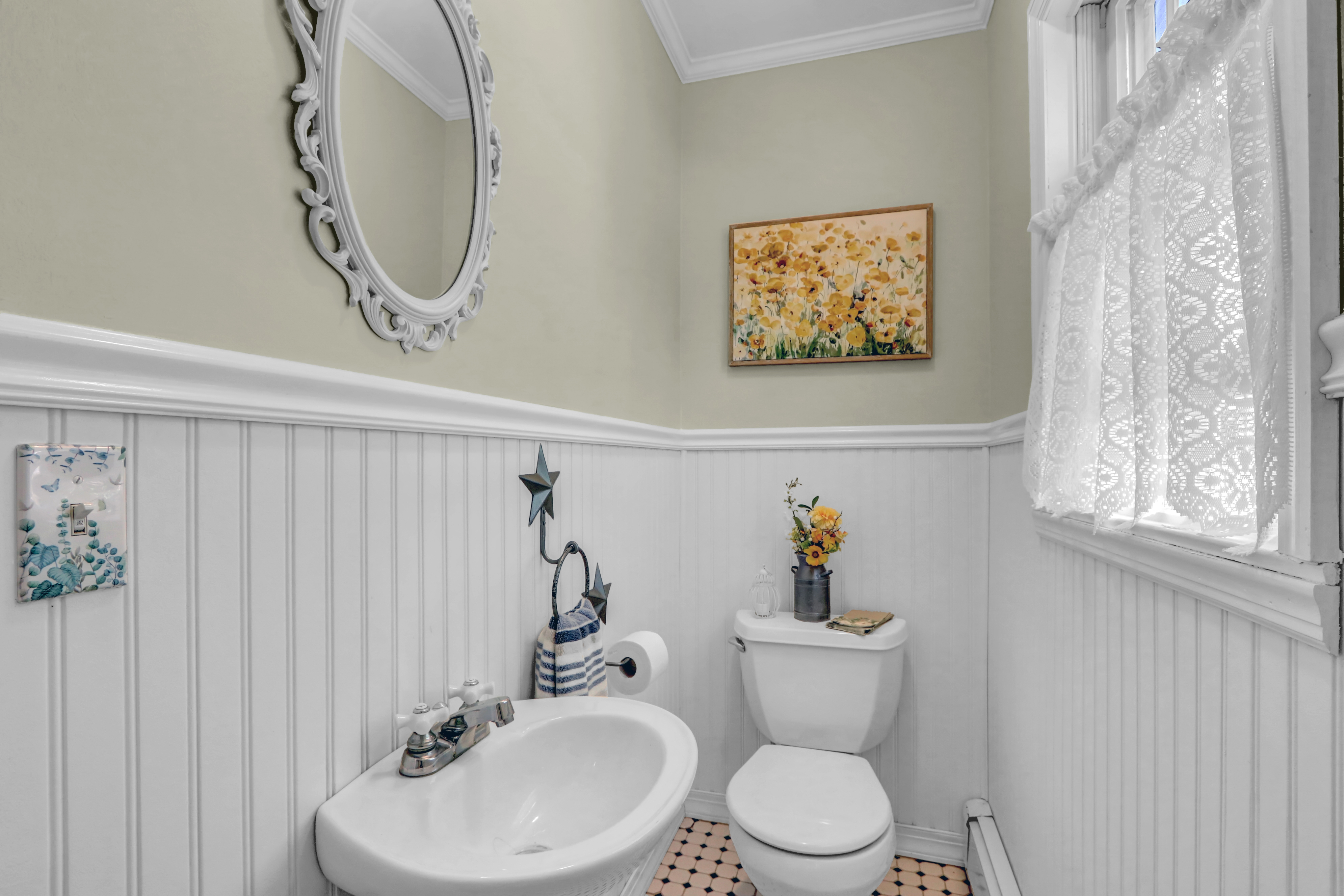 Babylon, New York, 11702, United States, 3 Bedrooms Bedrooms, ,2 BathroomsBathrooms,Residential,For Sale,1861866
