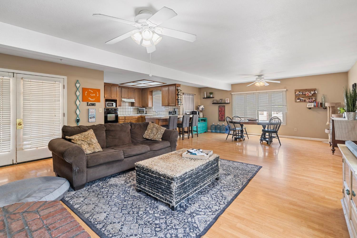 Vernalis, California, 95385, United States, 5 Bedrooms Bedrooms, ,3 BathroomsBathrooms,Residential,For Sale,1979261