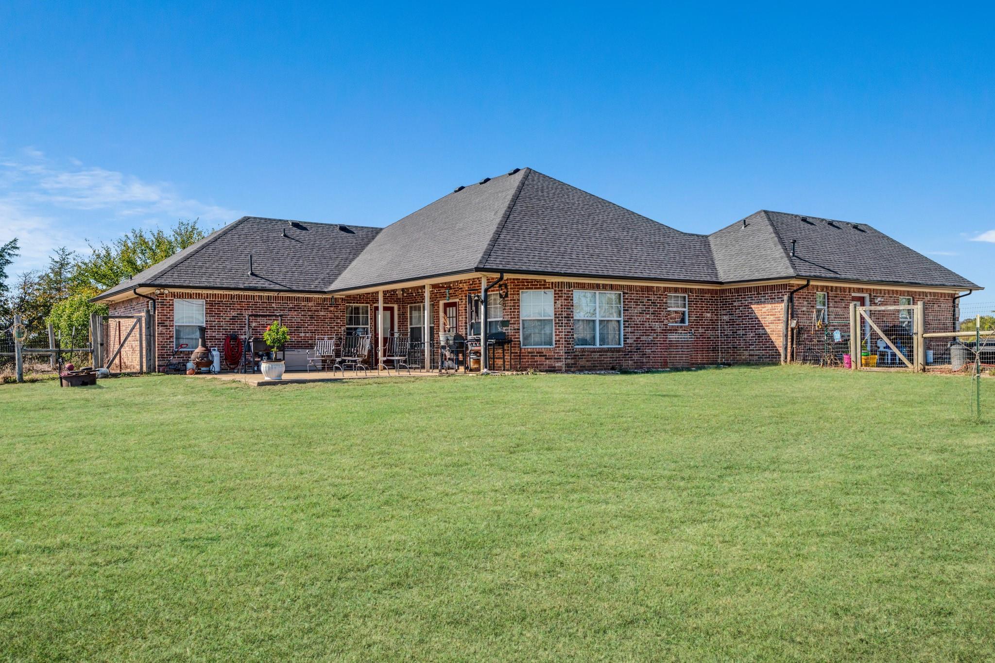 Deport, Texas, 75436, United States, 3 Bedrooms Bedrooms, ,3 BathroomsBathrooms,Residential,For Sale,1982832