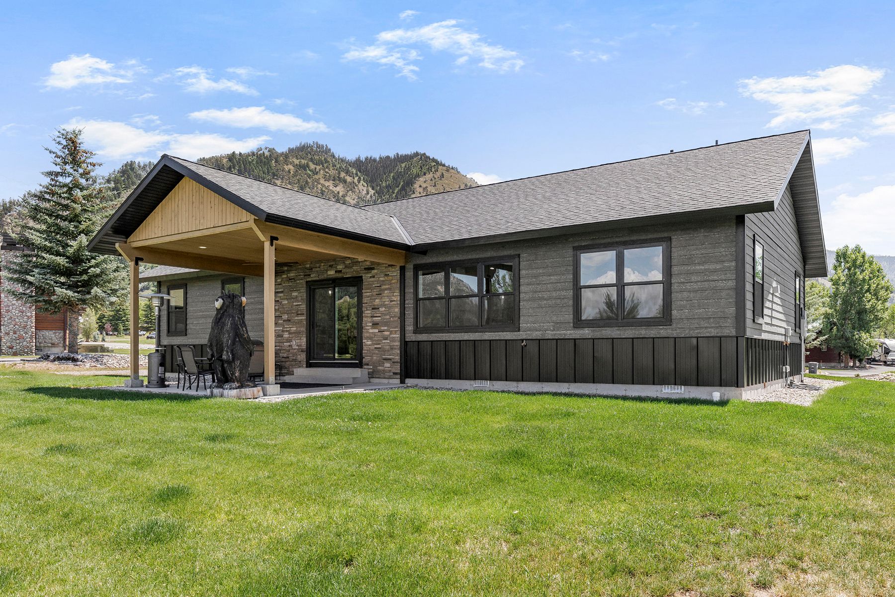  Cedar Creek Home - 物件實景
