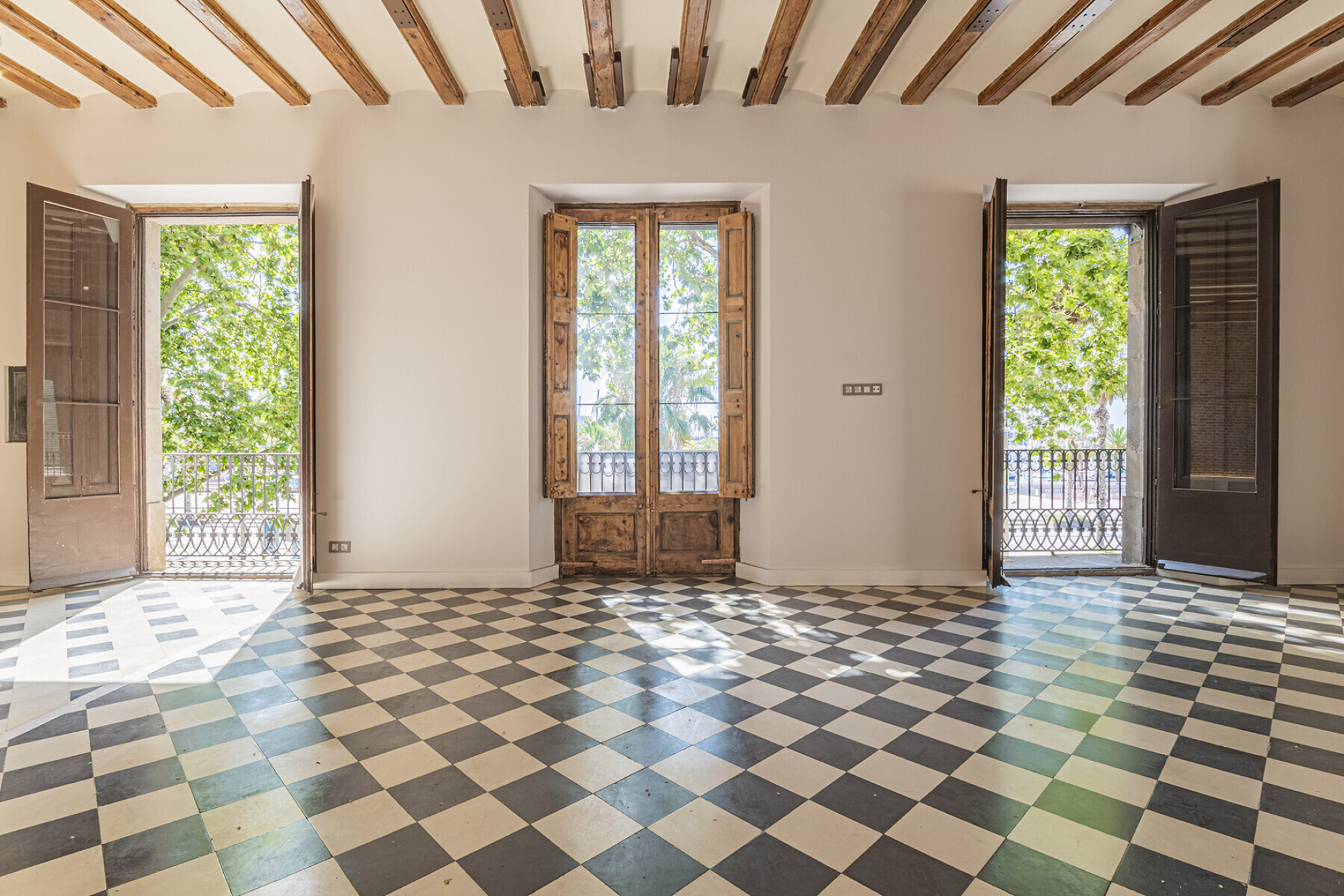  Magnificent, renovated main residence in a historic estate overlooking Port Vell - 物件實景